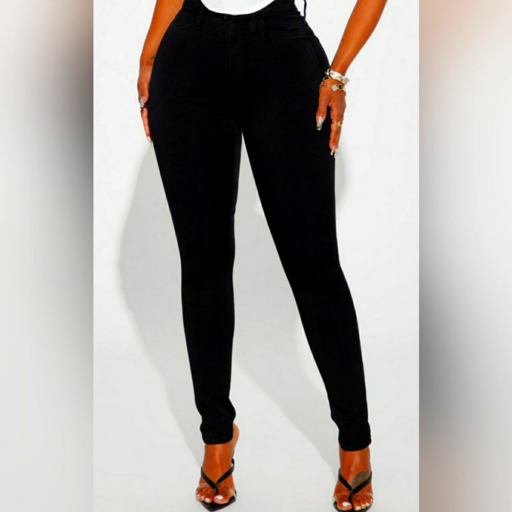 SOLD Brand New Super soft curvy skinny jeans (Black) NWT